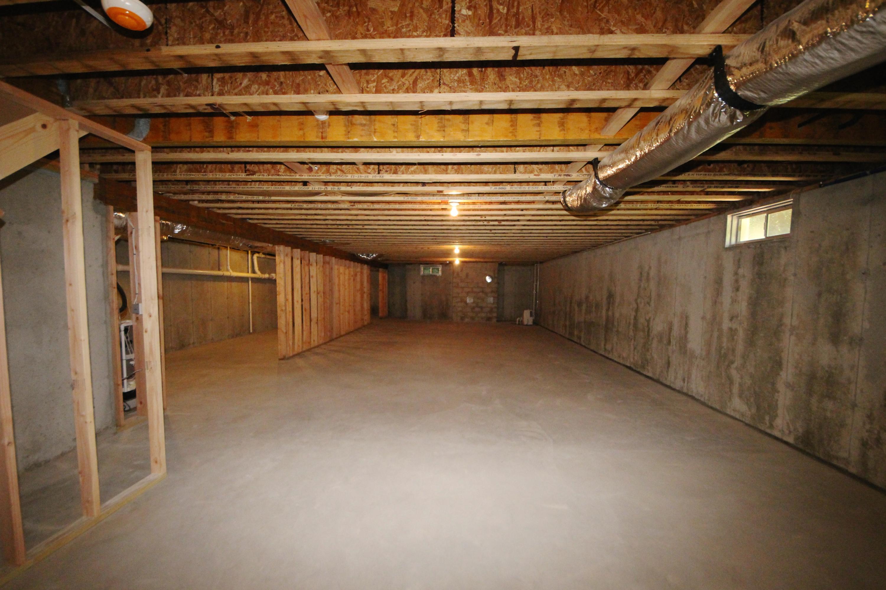 38 Old Parish Road Darien, CT 06820 - Photo 28 of 31 a view of an empty room