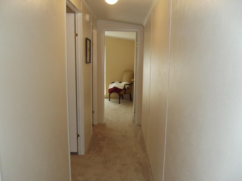 324 Creek Road Spring City, TN 37381 - Photo 17 of 36 hallway