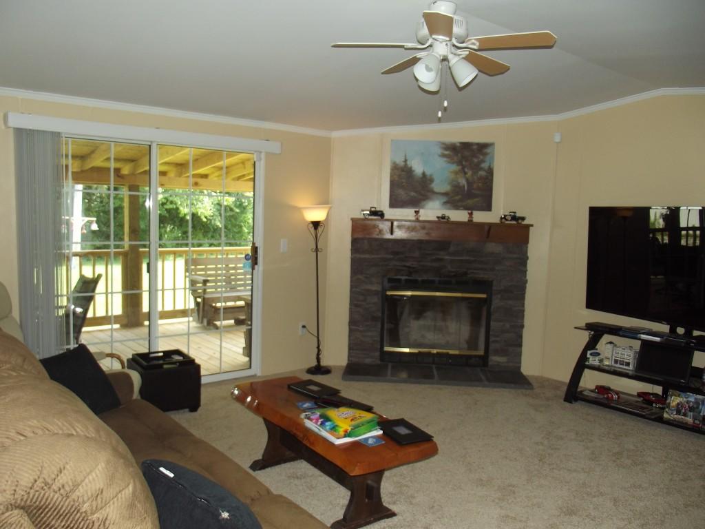 324 Creek Road Spring City, TN 37381 - Photo 3 of 36 living room