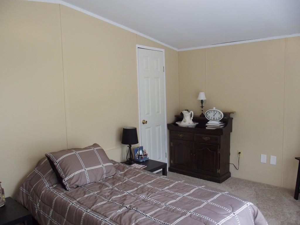 324 Creek Road Spring City, TN 37381 - Photo 23 of 36 3rd bedroom 2