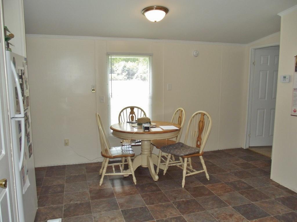 324 Creek Road Spring City, TN 37381 - Photo 8 of 36 dining area