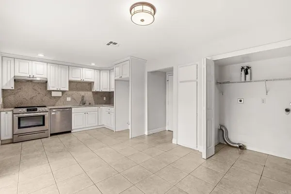 $3,400 | 10575 Caminito Glenellen, San Diego, CA 92126