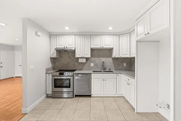 $3,400 | 10575 Caminito Glenellen, San Diego, CA 92126