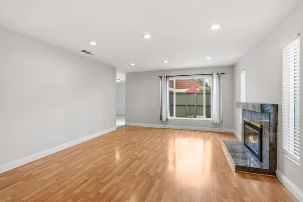 $3,400 | 10575 Caminito Glenellen, San Diego, CA 92126