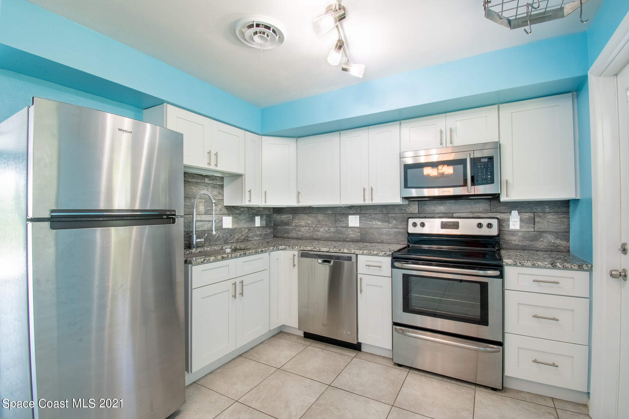 156 St George Road West Melbourne, FL 32904 - Photo 4 of 20 DSC_3442-HDR
