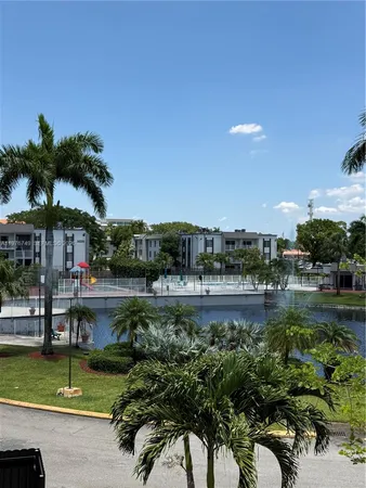 $1,800 | 4920 Northwest 79th Avenue, Unit 205, Doral, FL 33166