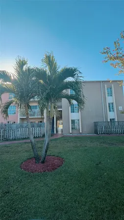 $1,900 | 4920 Northwest 79th Avenue, Unit 205, Doral, FL 33166