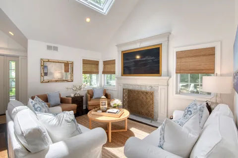 45 Wooded Oak Lane, East Hampton, NY 11937