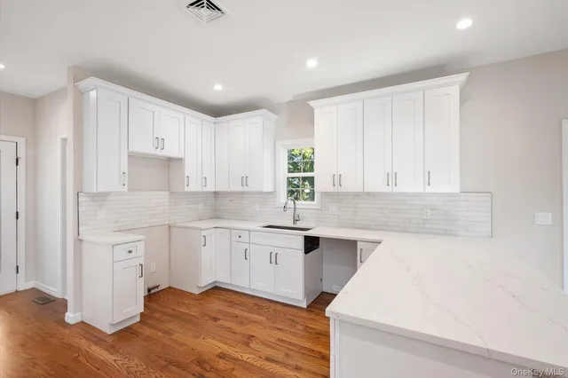 $849,999 | 2 Gail-grace Court, Copiague, NY 11726