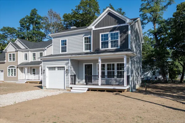 $849,999 | 2 Gail-grace Court, Copiague, NY 11726