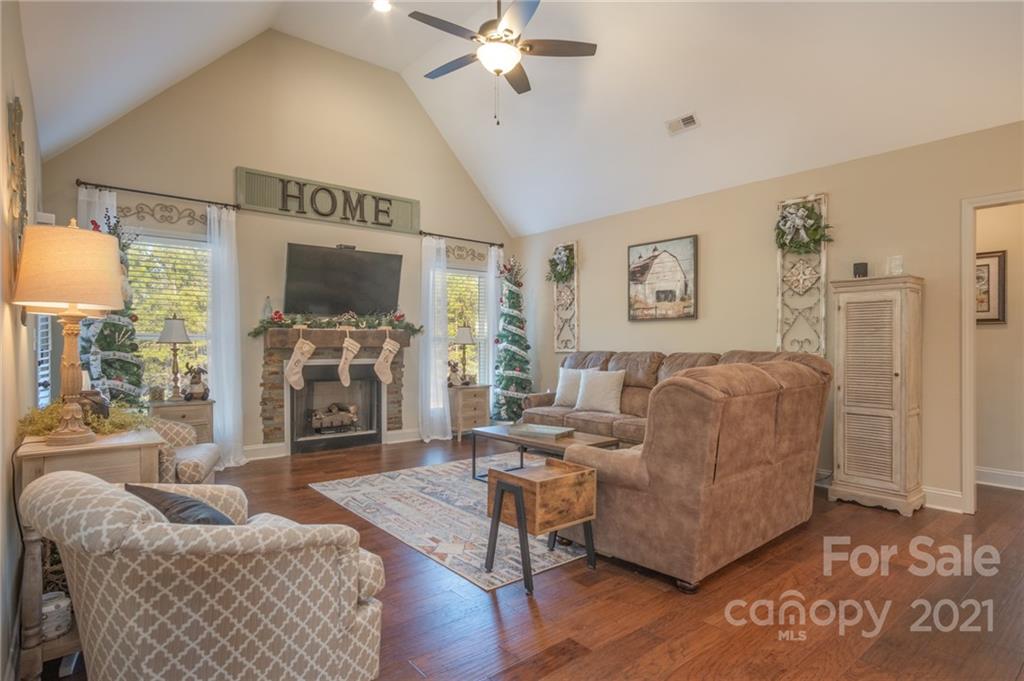 555 Rowells Road Catawba, SC 29704 - Photo 5 of 41 Gallery Image 5