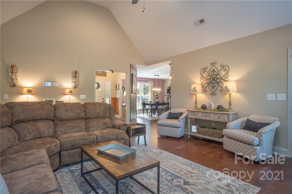555 Rowells Road Catawba, SC 29704 - Photo 7 of 41 Gallery Image 7
