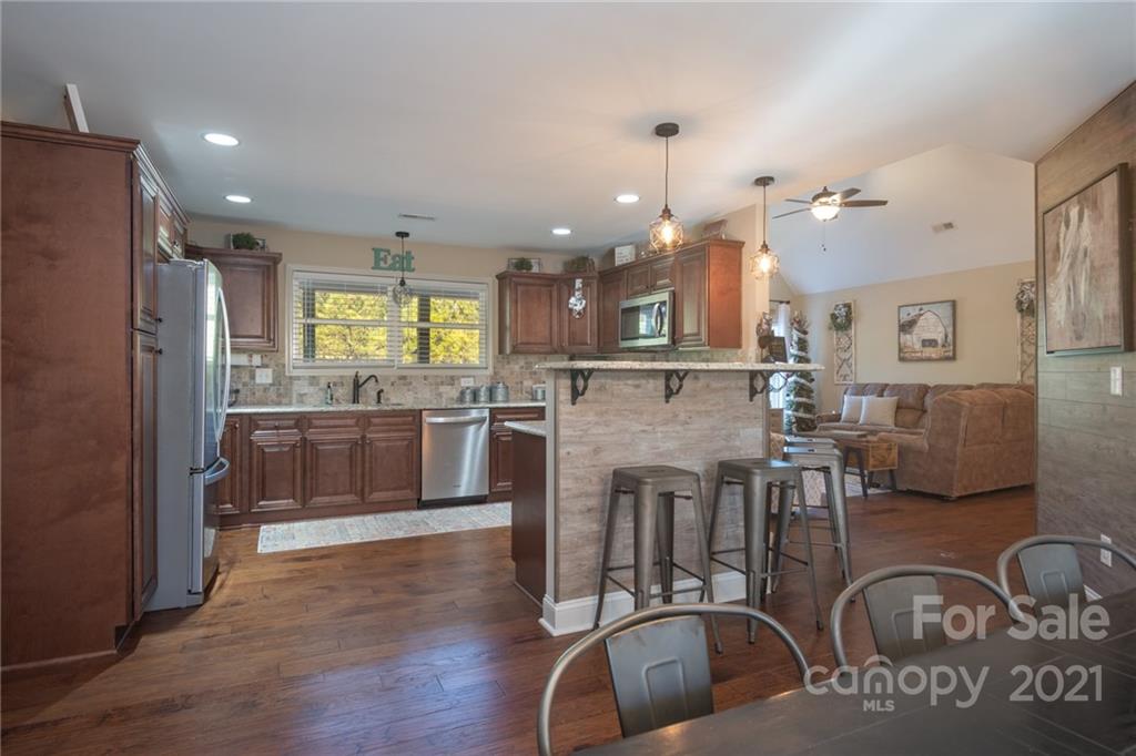 555 Rowells Road Catawba, SC 29704 - Photo 8 of 41 Gallery Image 8