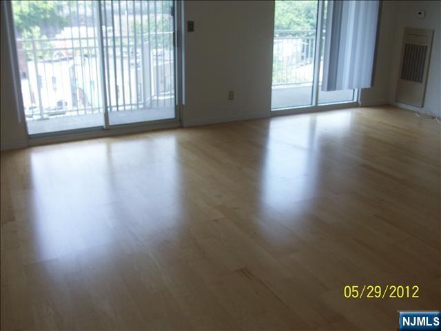 1055 River, Unit 602 Edgewater, NJ 07020 - Photo 3 of 13