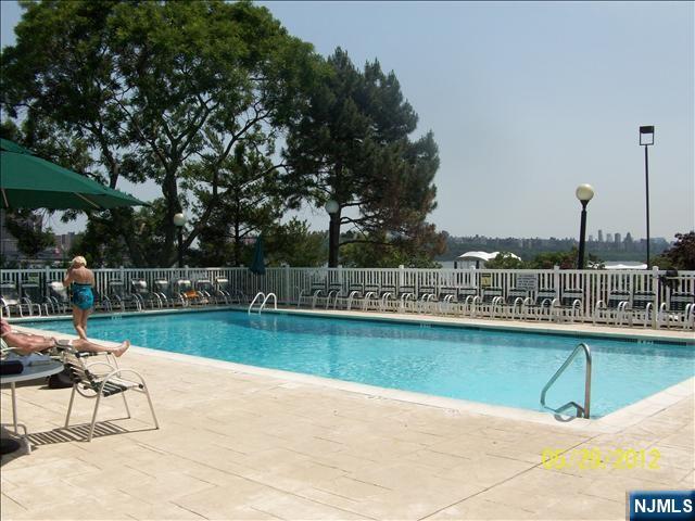 1055 River, Unit 602 Edgewater, NJ 07020 - Photo 10 of 13