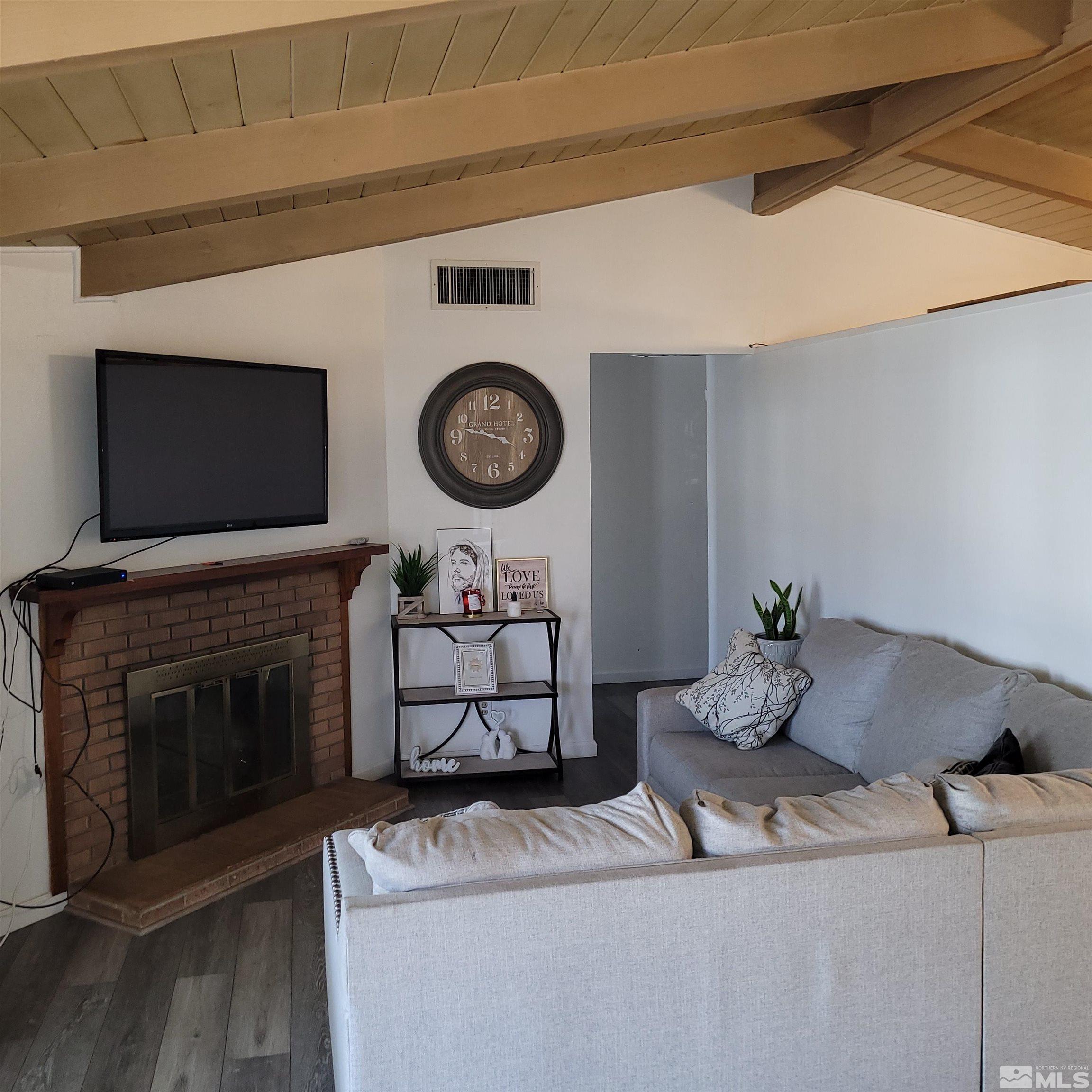 1124 Sbragia Way Sparks, NV 89431 - Photo 4 of 23 Photo 4