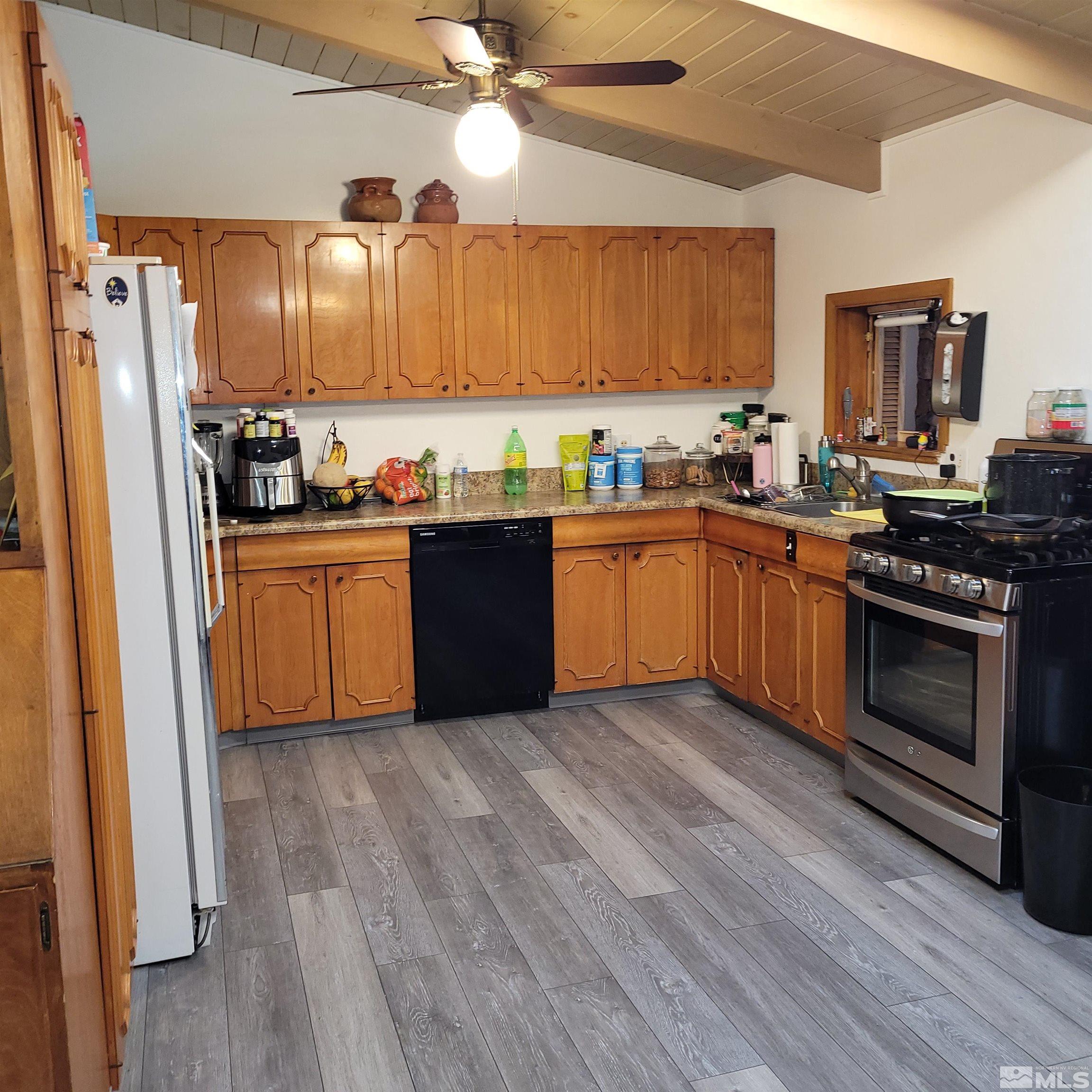 1124 Sbragia Way Sparks, NV 89431 - Photo 6 of 23 Photo 6