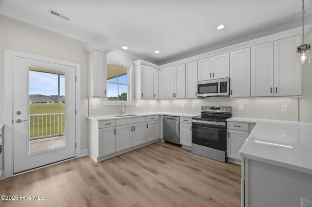 $549,900 | 317 Taylorwood Drive, Beaufort, NC 28516