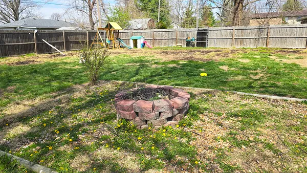 $149,900 | 412 Sunset Drive, Centralia, IL 62801