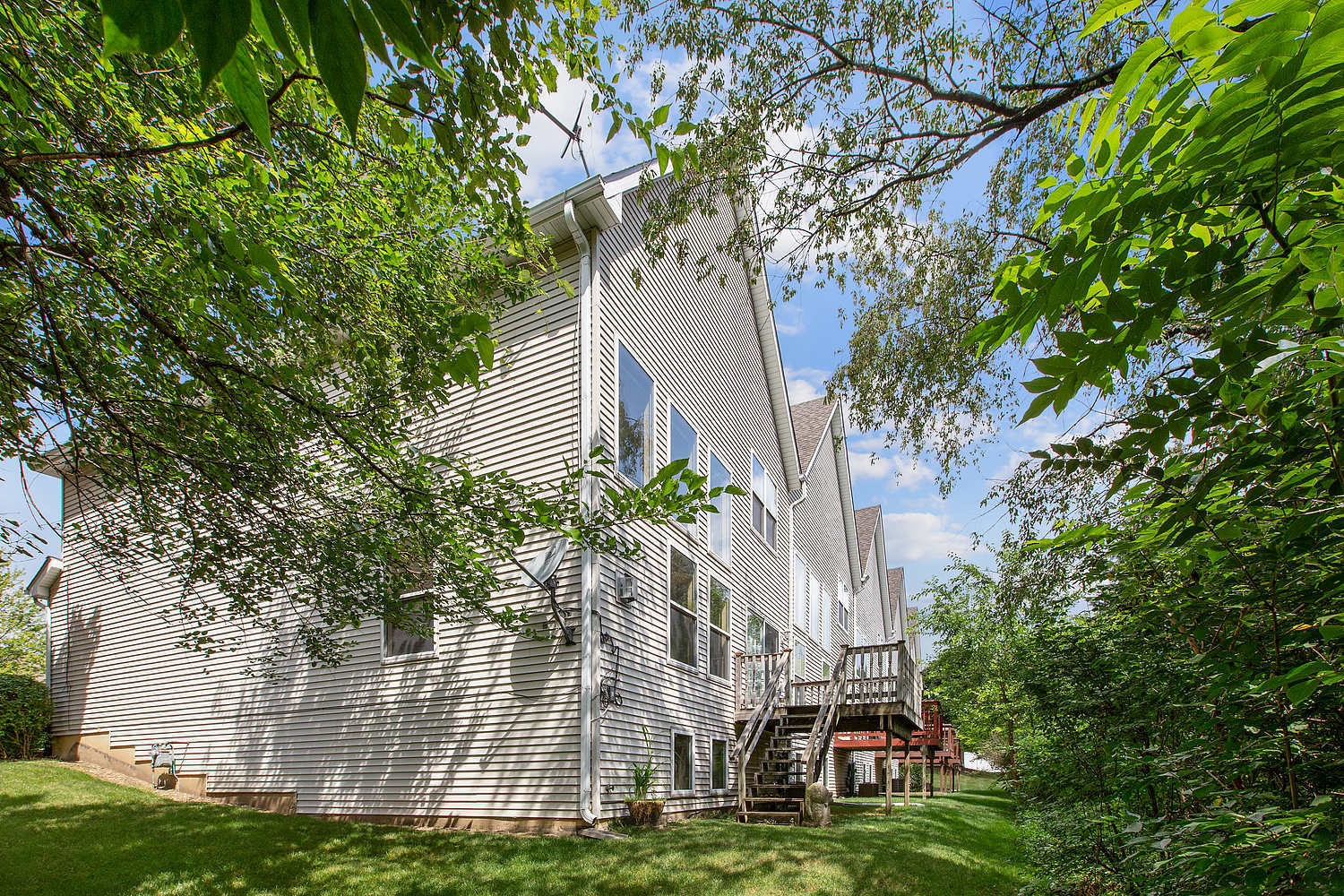 387 Aaron Lane Bolingbrook, IL 60440 - Photo 2 of 16