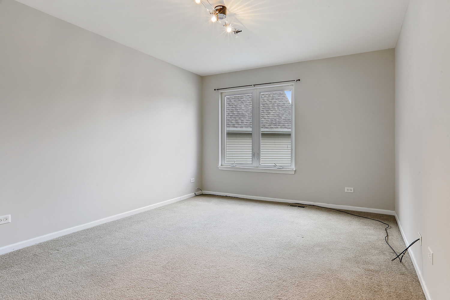 387 Aaron Lane Bolingbrook, IL 60440 - Photo 13 of 16