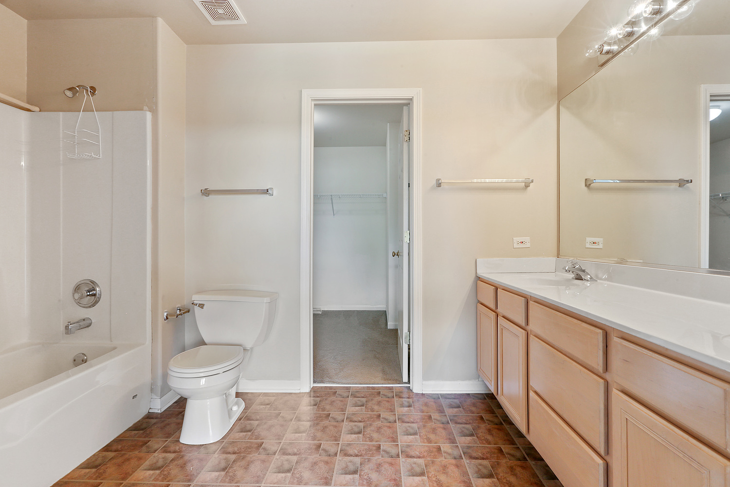 387 Aaron Lane Bolingbrook, IL 60440 - Photo 15 of 16