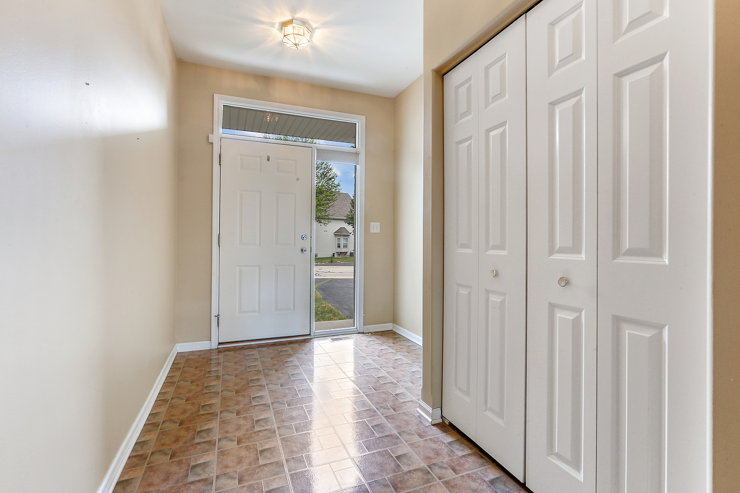 387 Aaron Lane Bolingbrook, IL 60440 - Photo 3 of 16