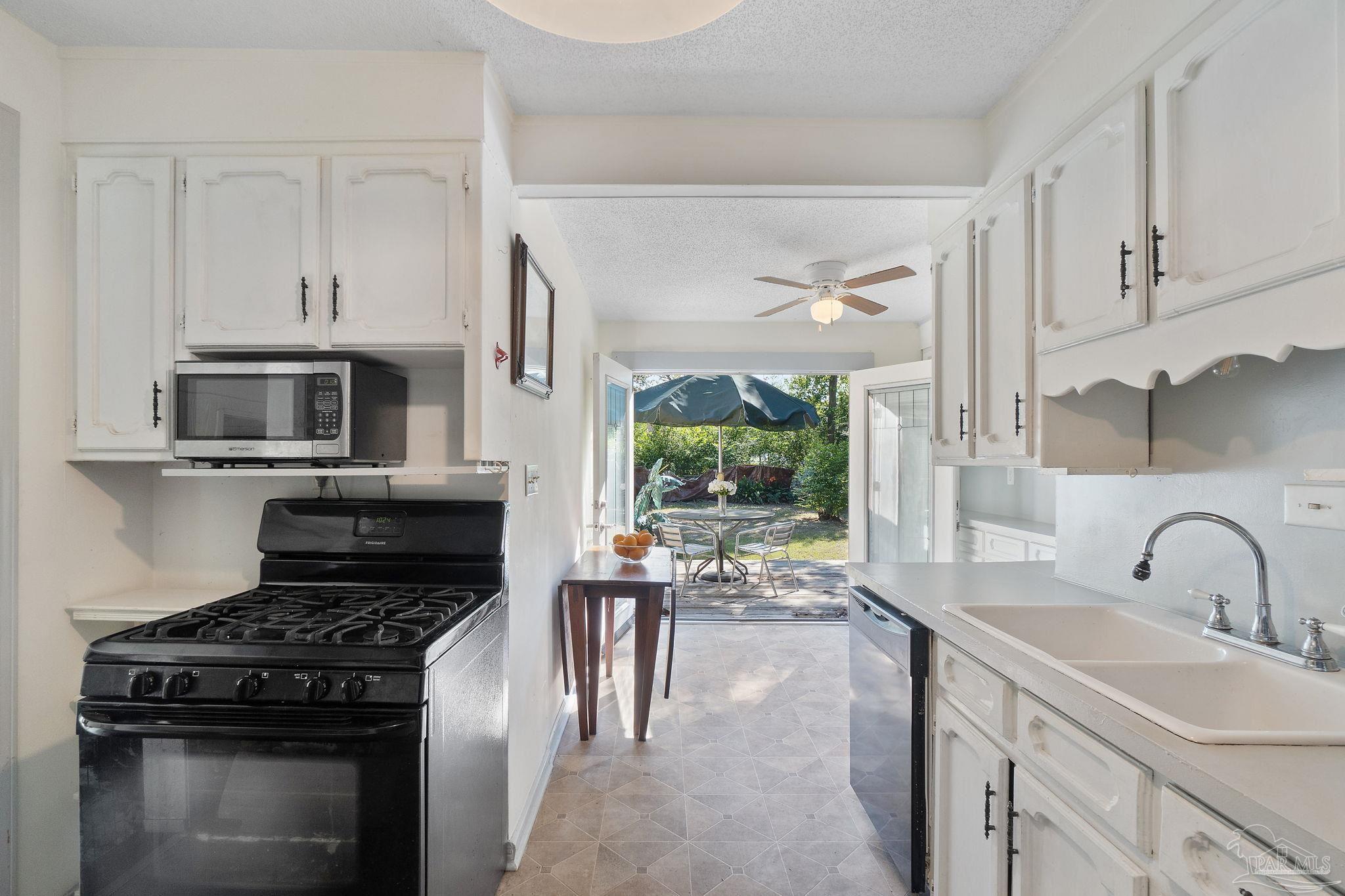 606 Rue Max Street Pensacola, FL 32507 - Photo 9 of 29 Gallery Image 9