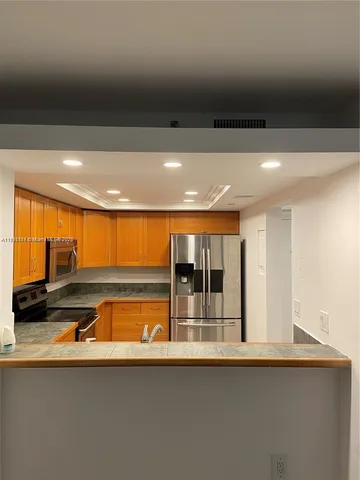 $2,400 | 555 Northeast 15th Street, Unit 16F, Miami, FL 33132