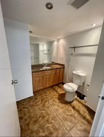 $2,400 | 555 Northeast 15th Street, Unit 16F, Miami, FL 33132