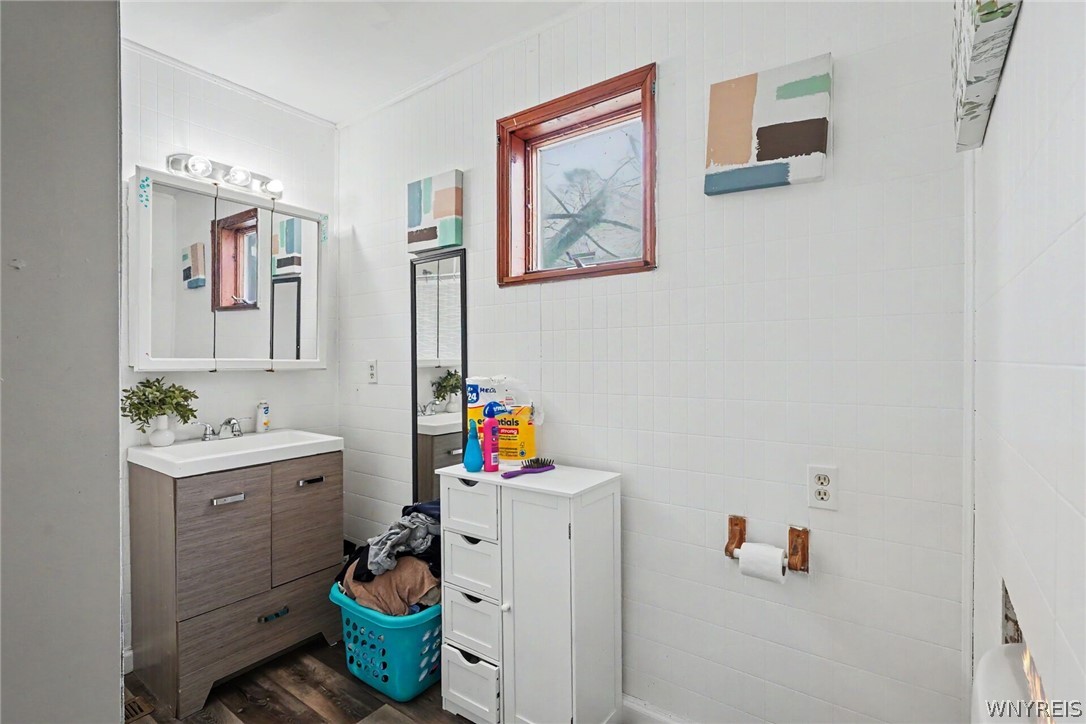 129 Lock Street Lockport City, NY 14094 - Photo 18 of 41