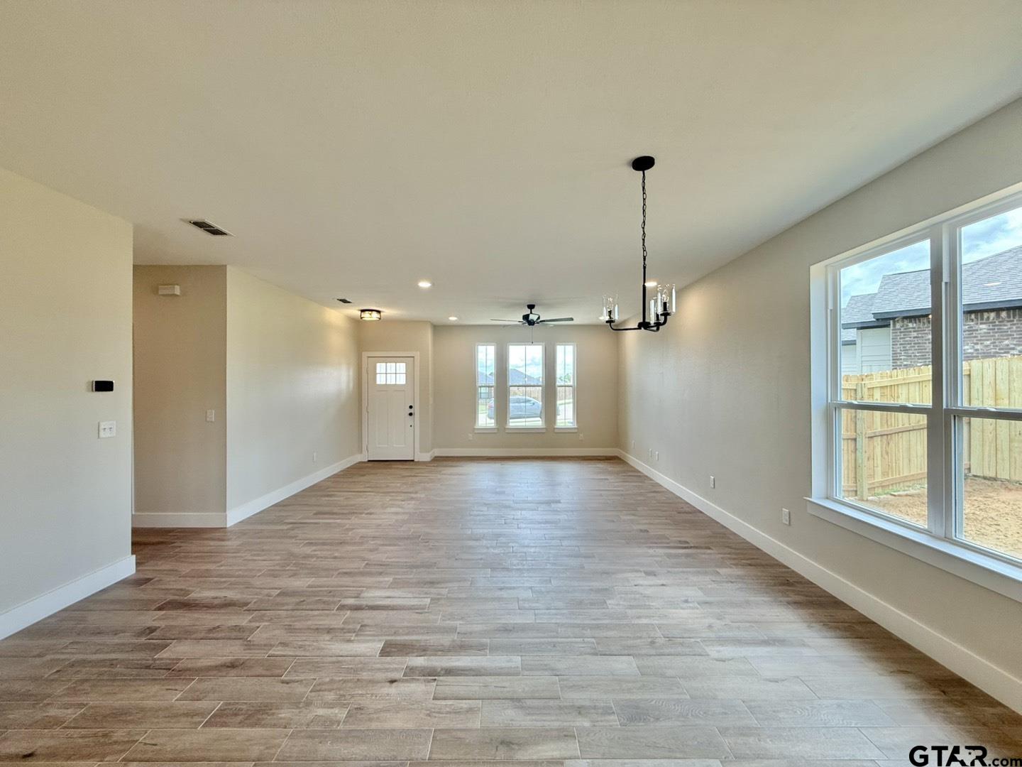 17430 Crossing Circle Lindale, TX 75771 - Photo 5 of 24