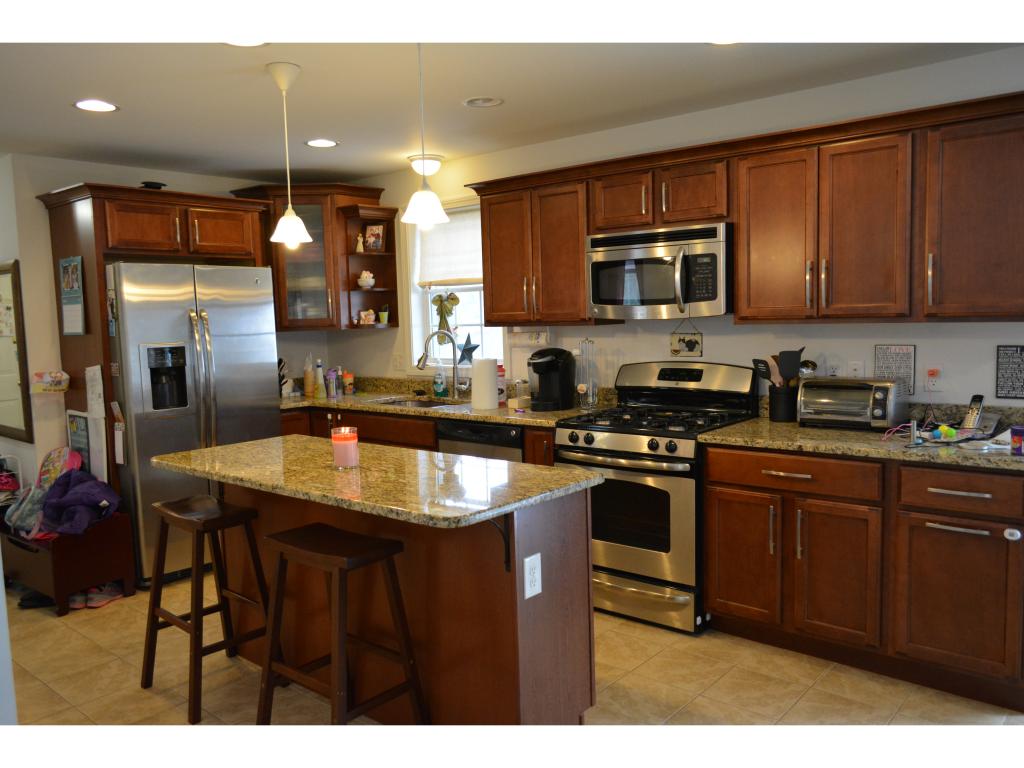 2 Hammar Road Nashua, NH 03062 - Photo 5 of 27