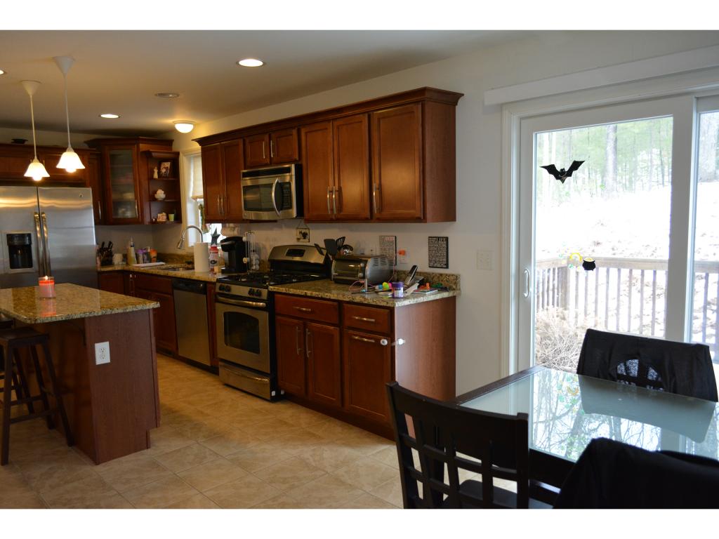 2 Hammar Road Nashua, NH 03062 - Photo 6 of 27
