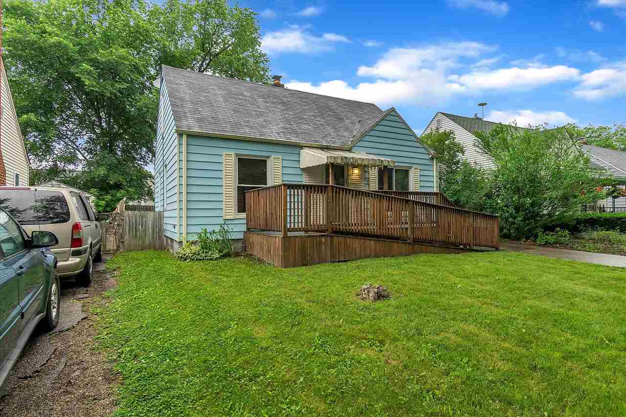 710 Clinton Street Flint, MI 48507 - Photo 4 of 27 50045943-3.JPG