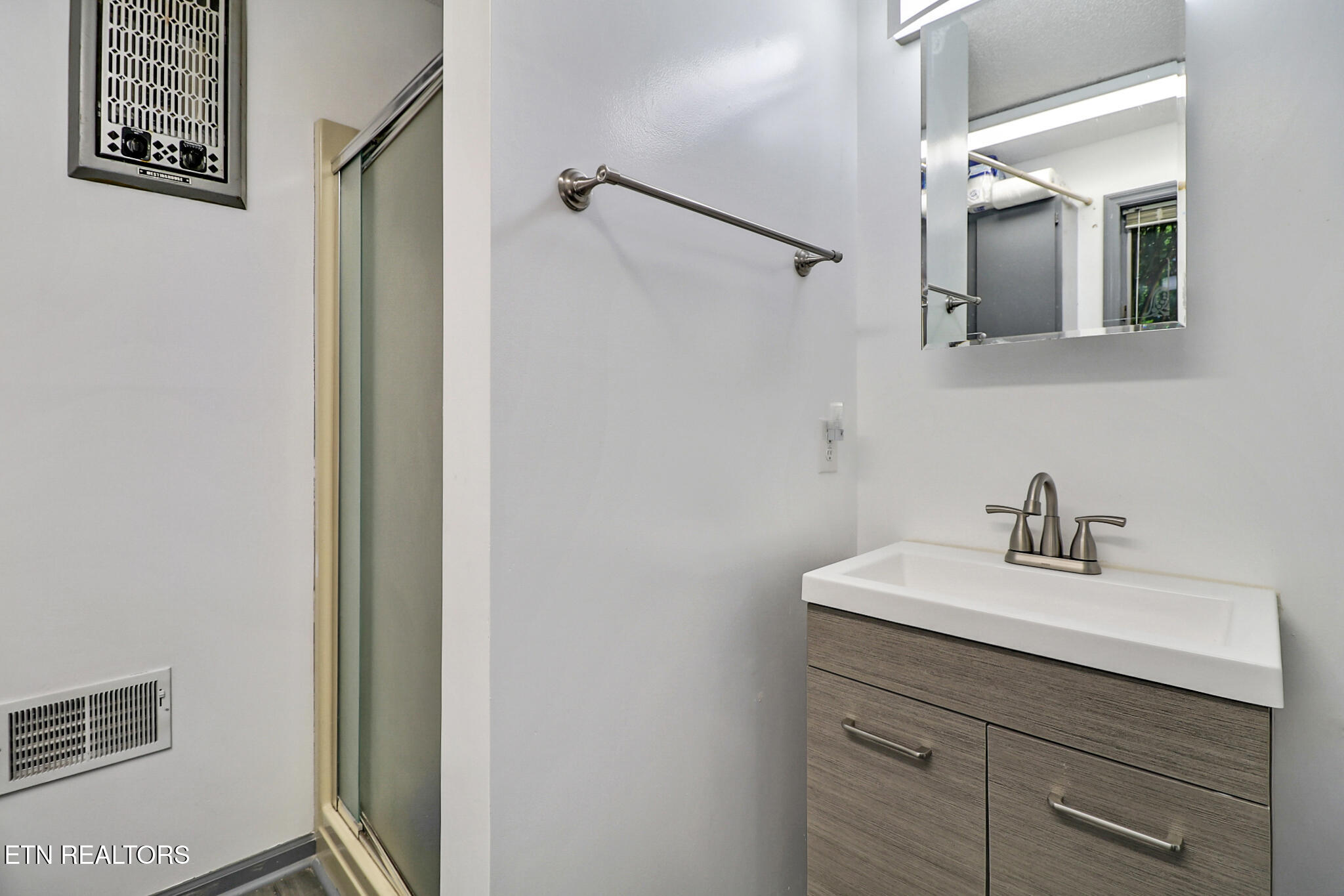 12 Ridgecrest Circle Crossville, TN 38558 - Photo 35 of 52 SHOWER AND VANITY
