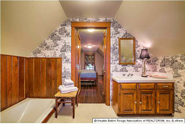 4150 Perkins Road Baton Rouge, LA 70808 - Photo 30 of 31 Guest House Bathroom