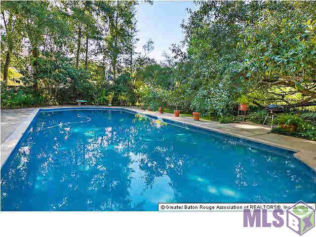 4150 Perkins Road Baton Rouge, LA 70808 - Photo 4 of 31 Pool has just been updated goes to 10' deep and has a diving board!