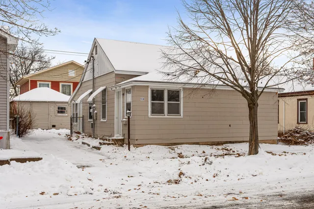 $219,900 | 938 Hood Street, La Crosse, WI 54601