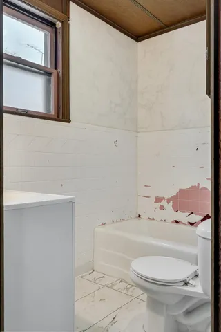 $219,900 | 938 Hood Street, La Crosse, WI 54601