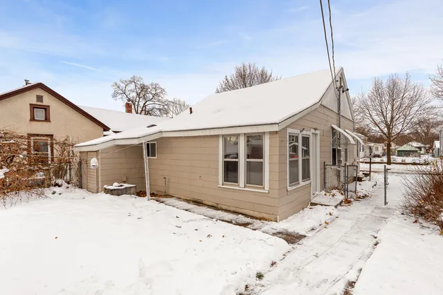 $219,900 | 938 Hood Street, La Crosse, WI 54601