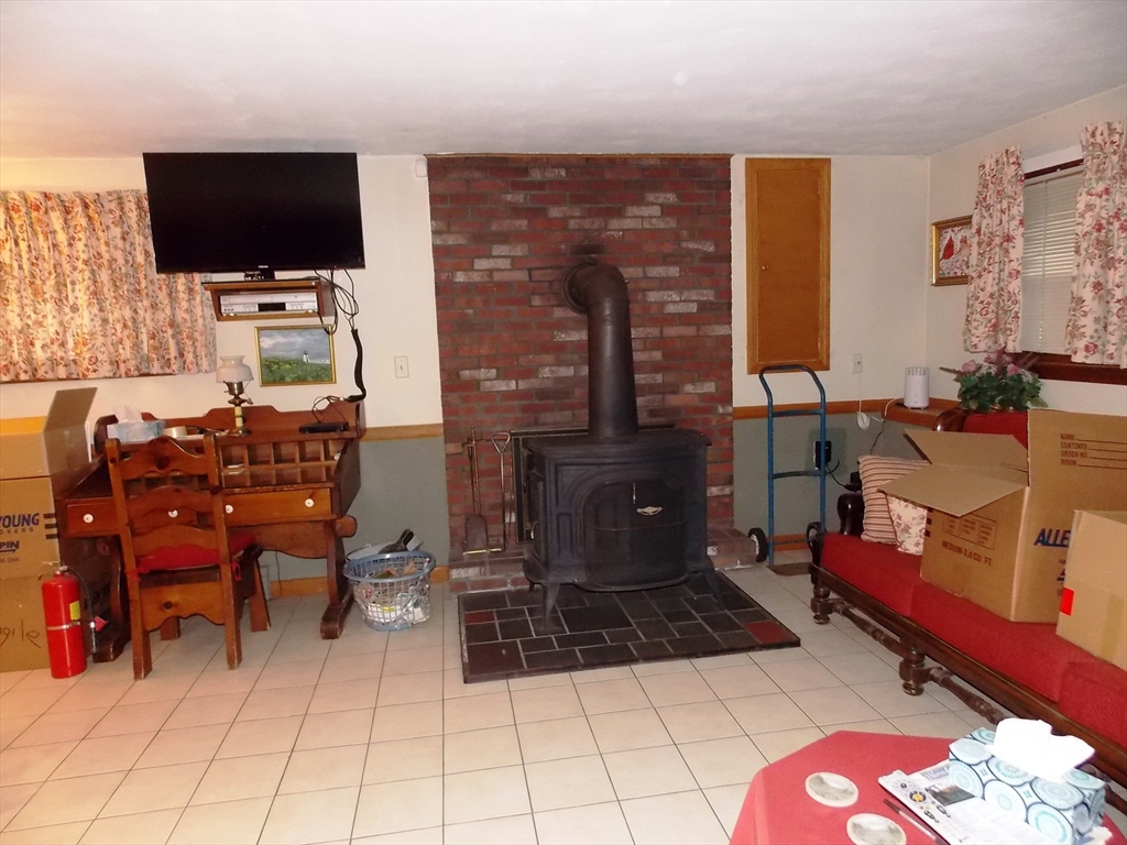 261 Berlin Road Marlborough, MA 01752 - Photo 16 of 19 Gallery Image 16
