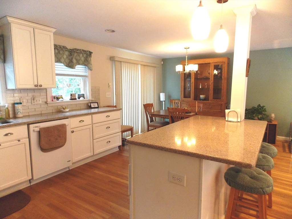 261 Berlin Road Marlborough, MA 01752 - Photo 4 of 19 Gallery Image 4