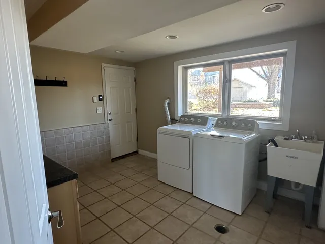 $3,300 | 28W661 Douglas Road, Naperville, IL 60564