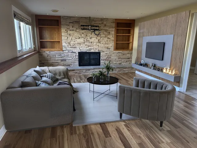 $3,300 | 28W661 Douglas Road, Naperville, IL 60564