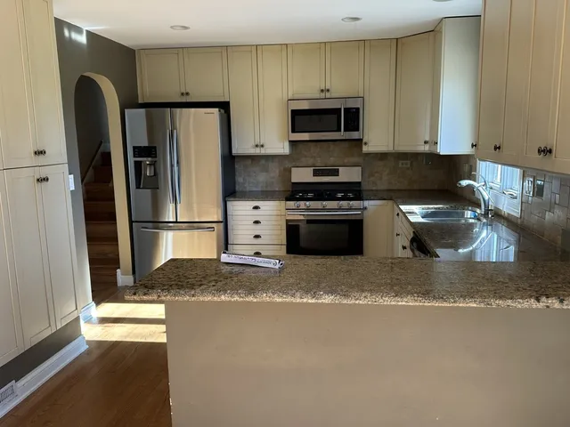 $3,300 | 28W661 Douglas Road, Naperville, IL 60564