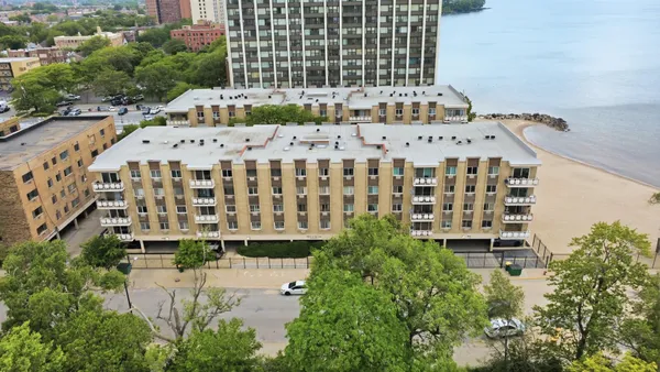 $170,000 | 2772 East 75th Street, Unit 2GS, Chicago, IL 60649