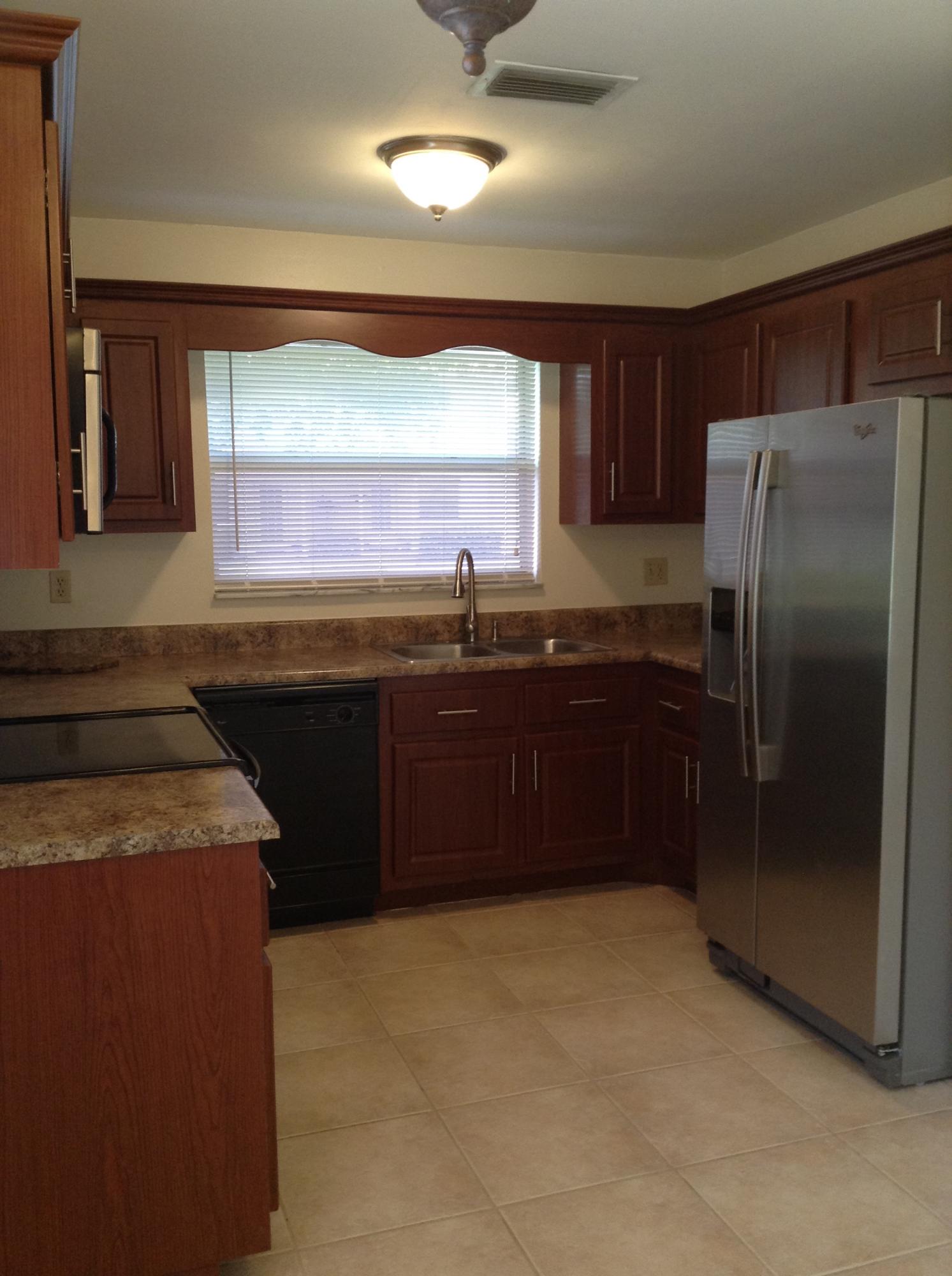 6392 Boca Circle, Unit 6392 Boca Raton, FL 33433 - Photo 4 of 20 Kitchen