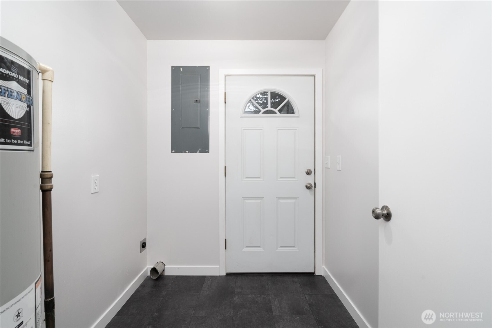 944 Fidalgo Street Sedro-Woolley, WA 98284 - Photo 15 of 28 a view of a bathroom