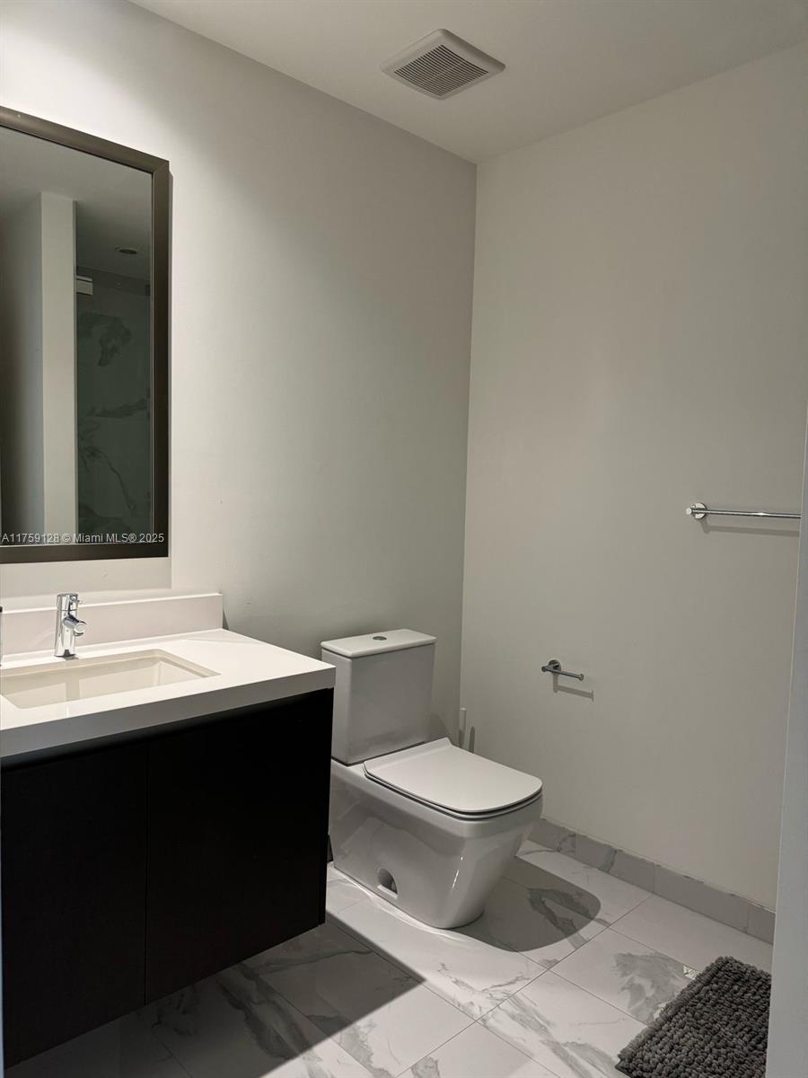 851 Northeast 1st Avenue, Unit 1401 Miami, FL 33132 - Photo 15 of 34